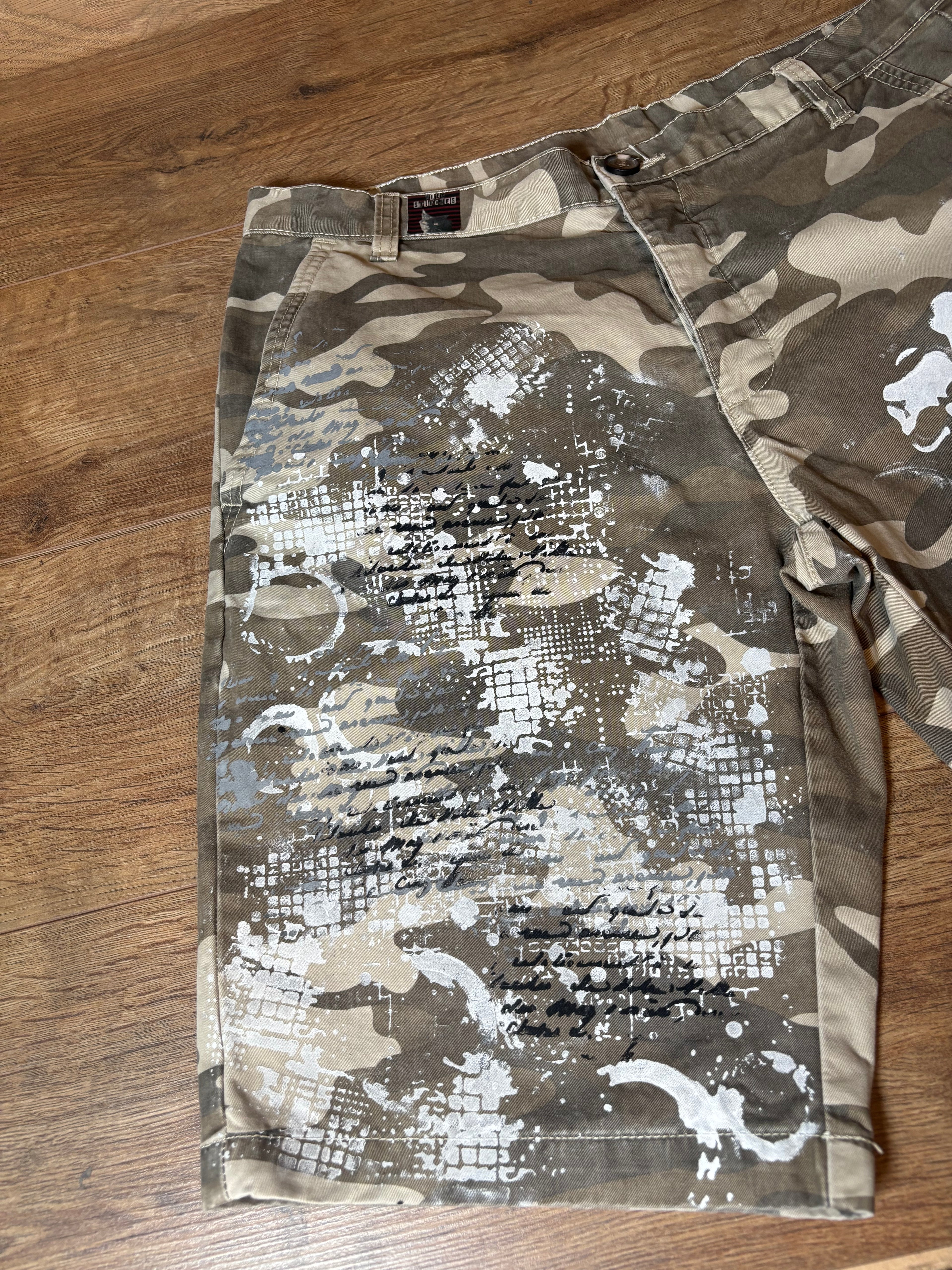 Men’s alternative print shorts