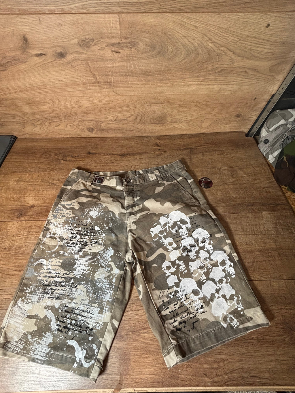 Men’s alternative print shorts