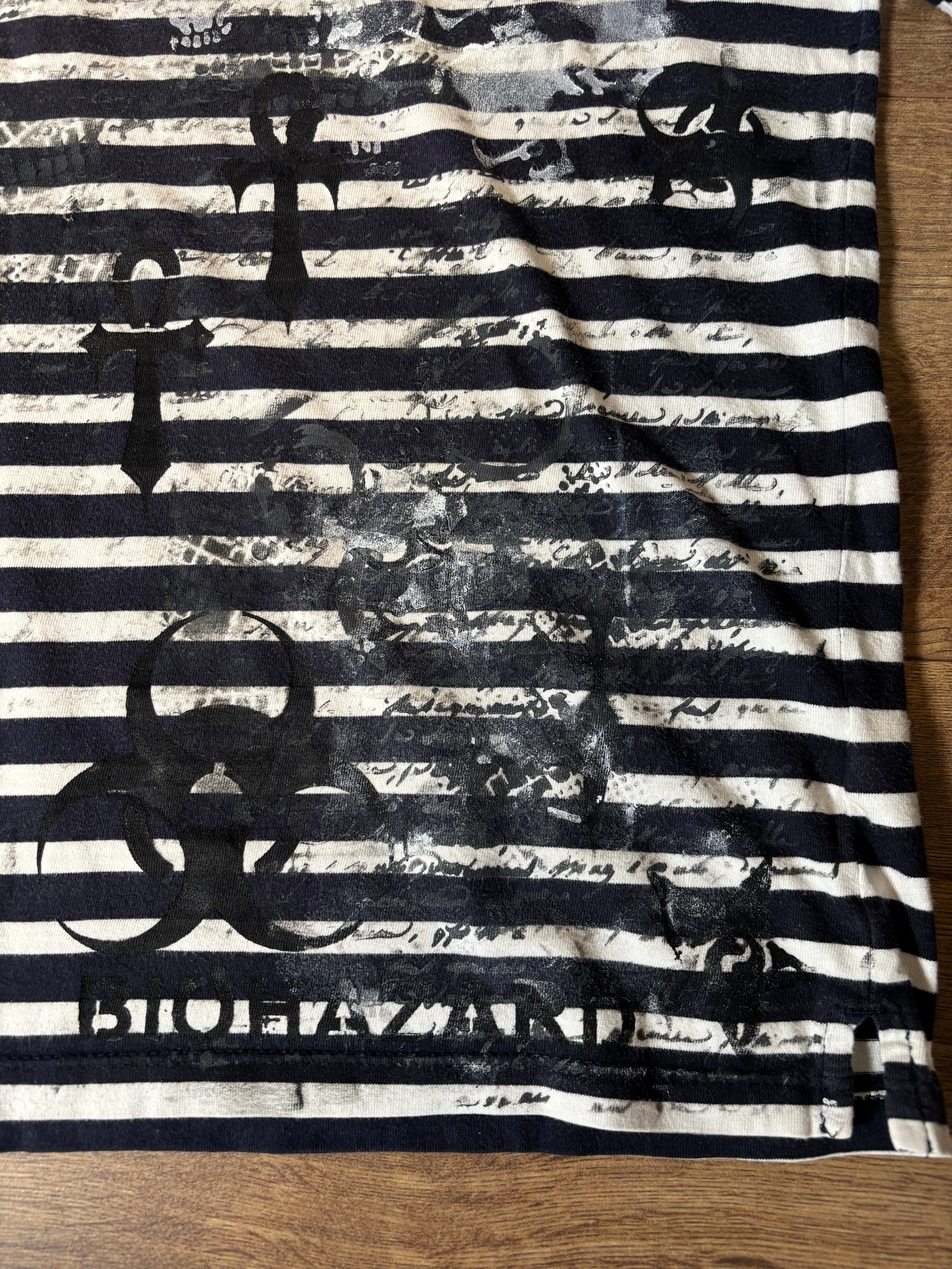 Skater style navy and white striped skull print tshirt