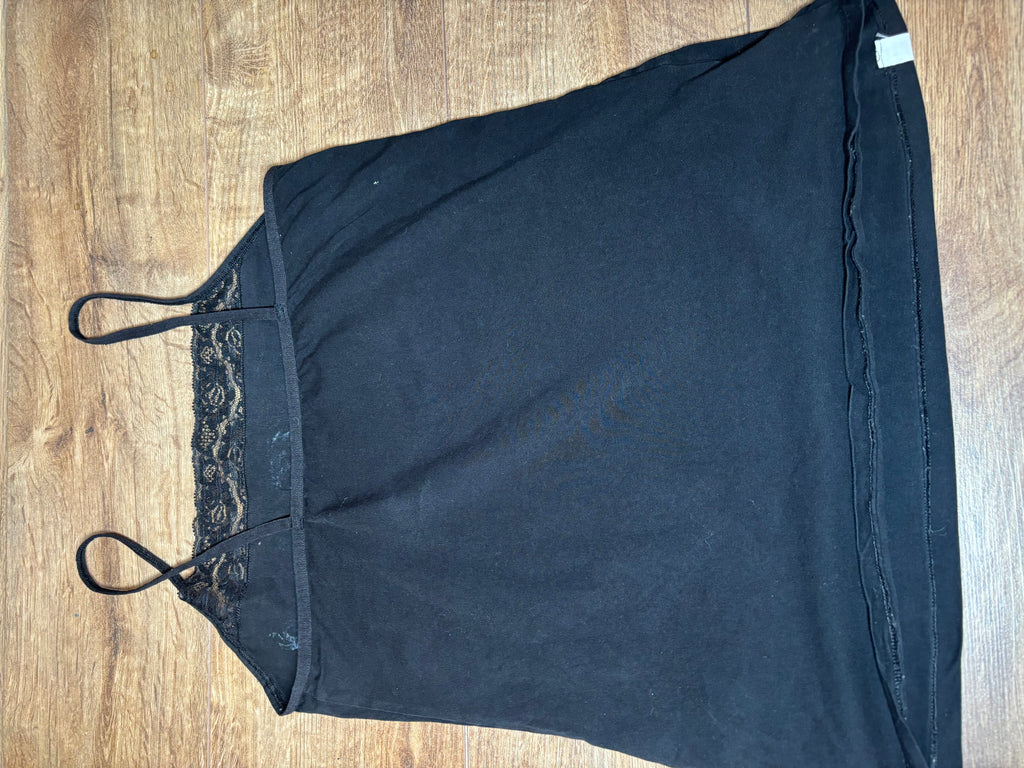 Laced black lady’s tank top with skull print