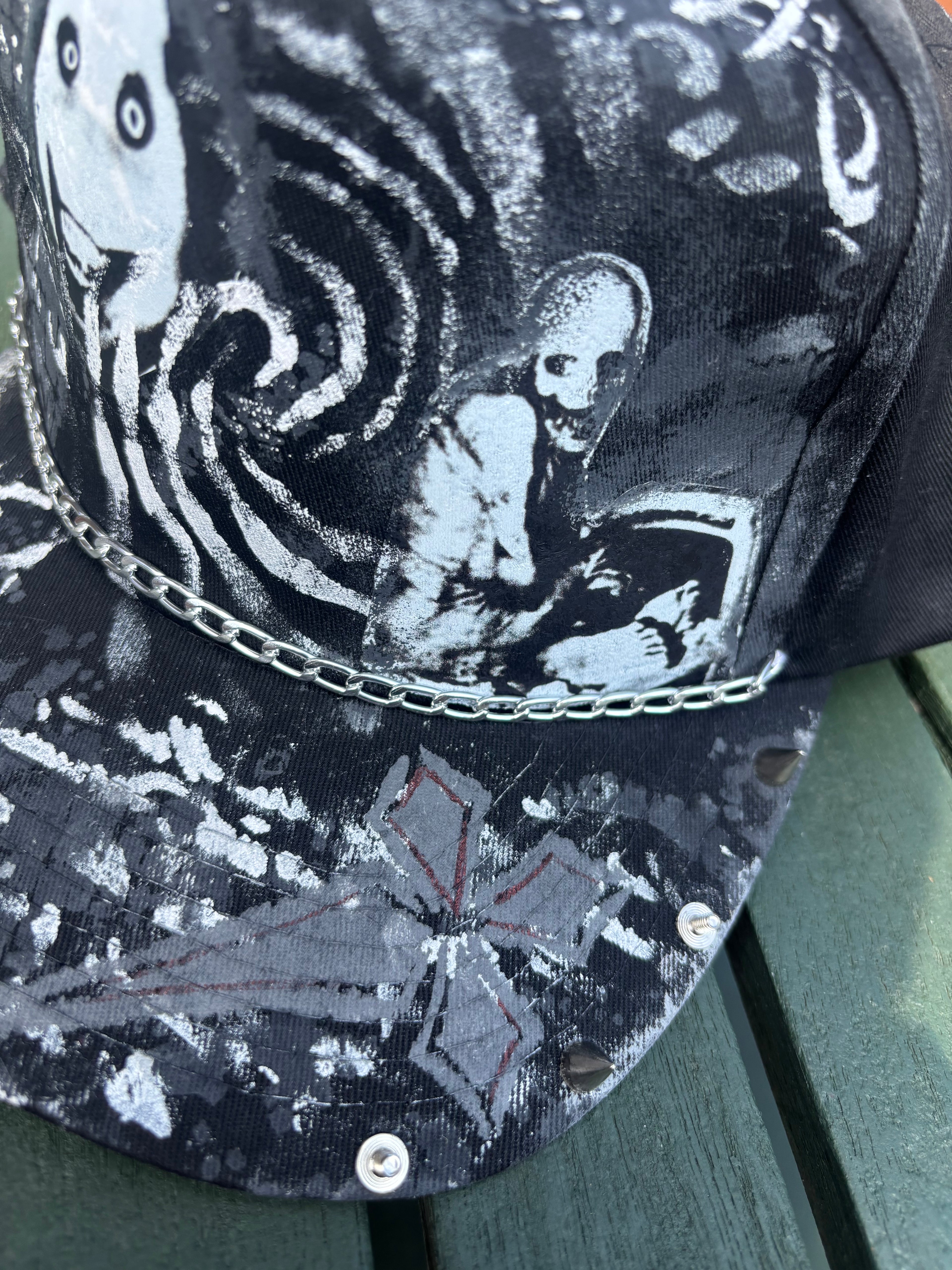 Creepypasta jeffthekiller and Russian sleep experiment hat
