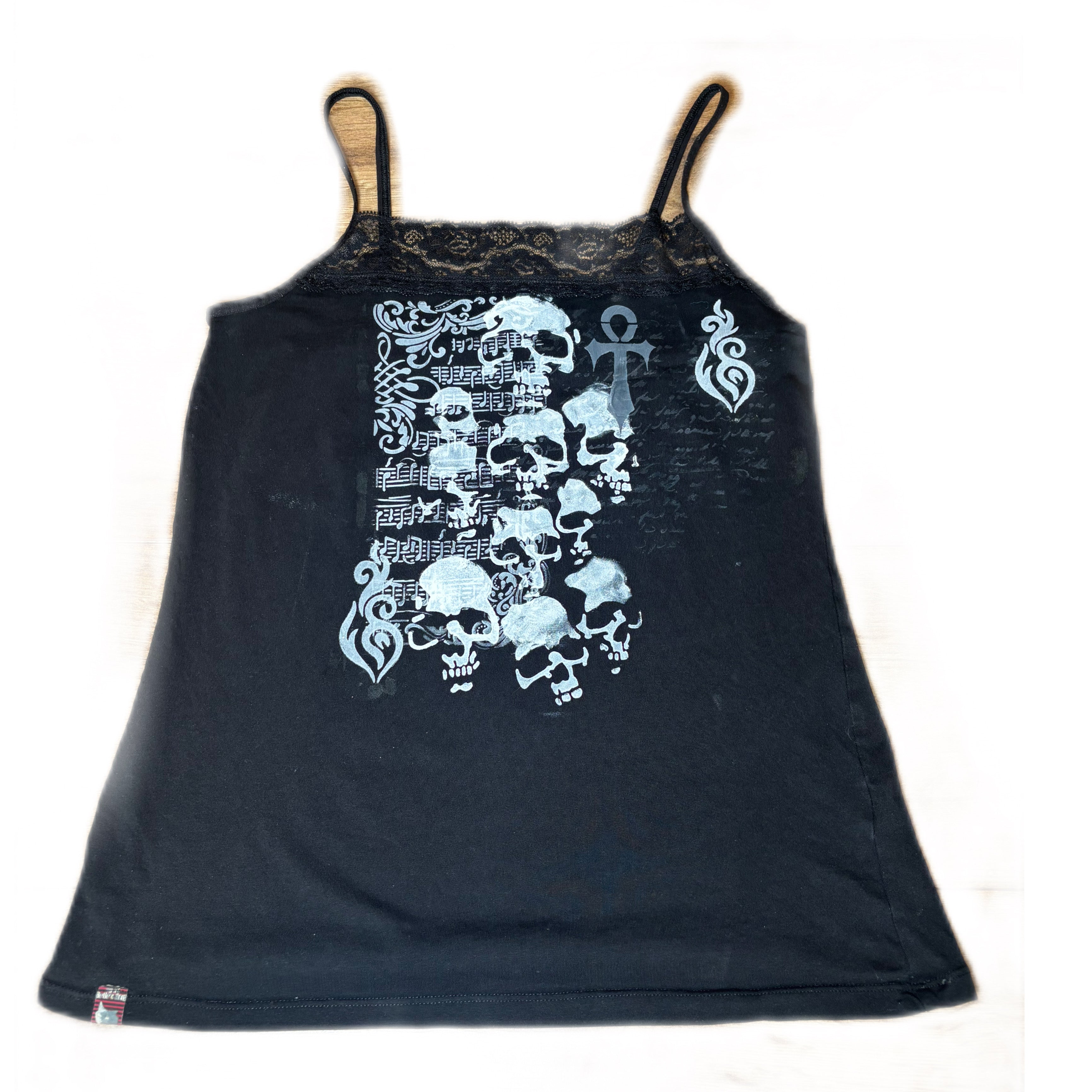 Laced black lady’s tank top with skull print