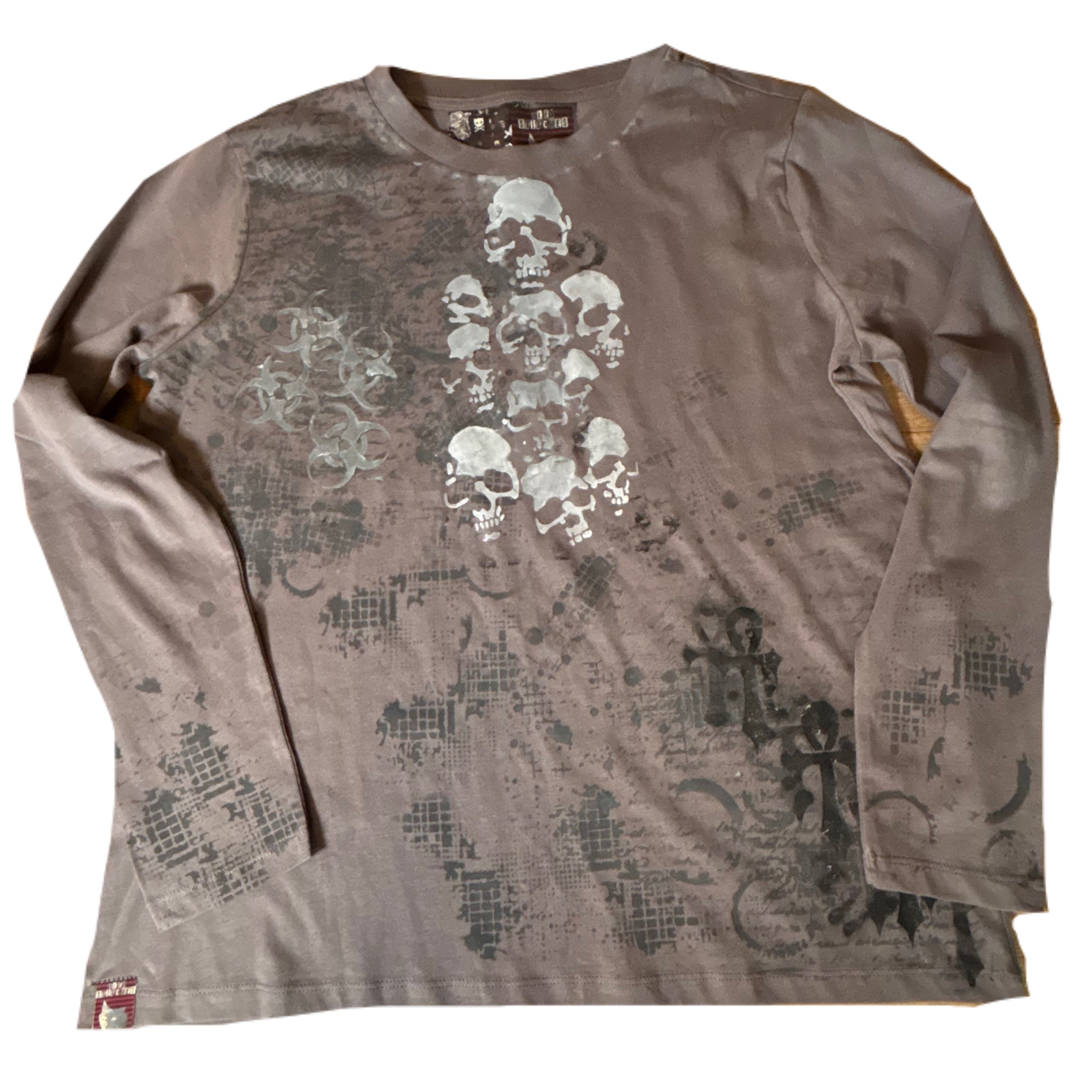 Skater style gray ish brown printed long sleeved tshirt skull