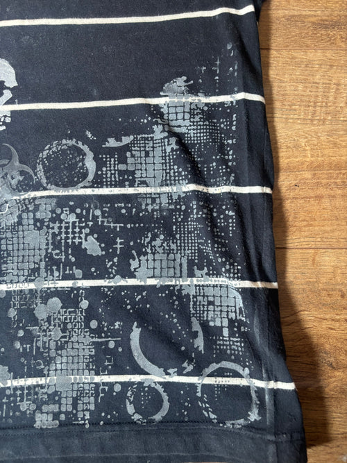 Alternative White and Navy print striped tshirt with skulls