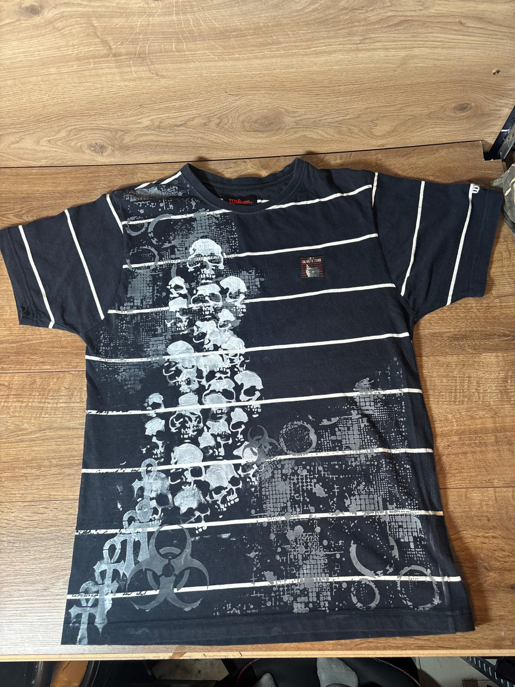 Alternative White and Navy print striped tshirt with skulls