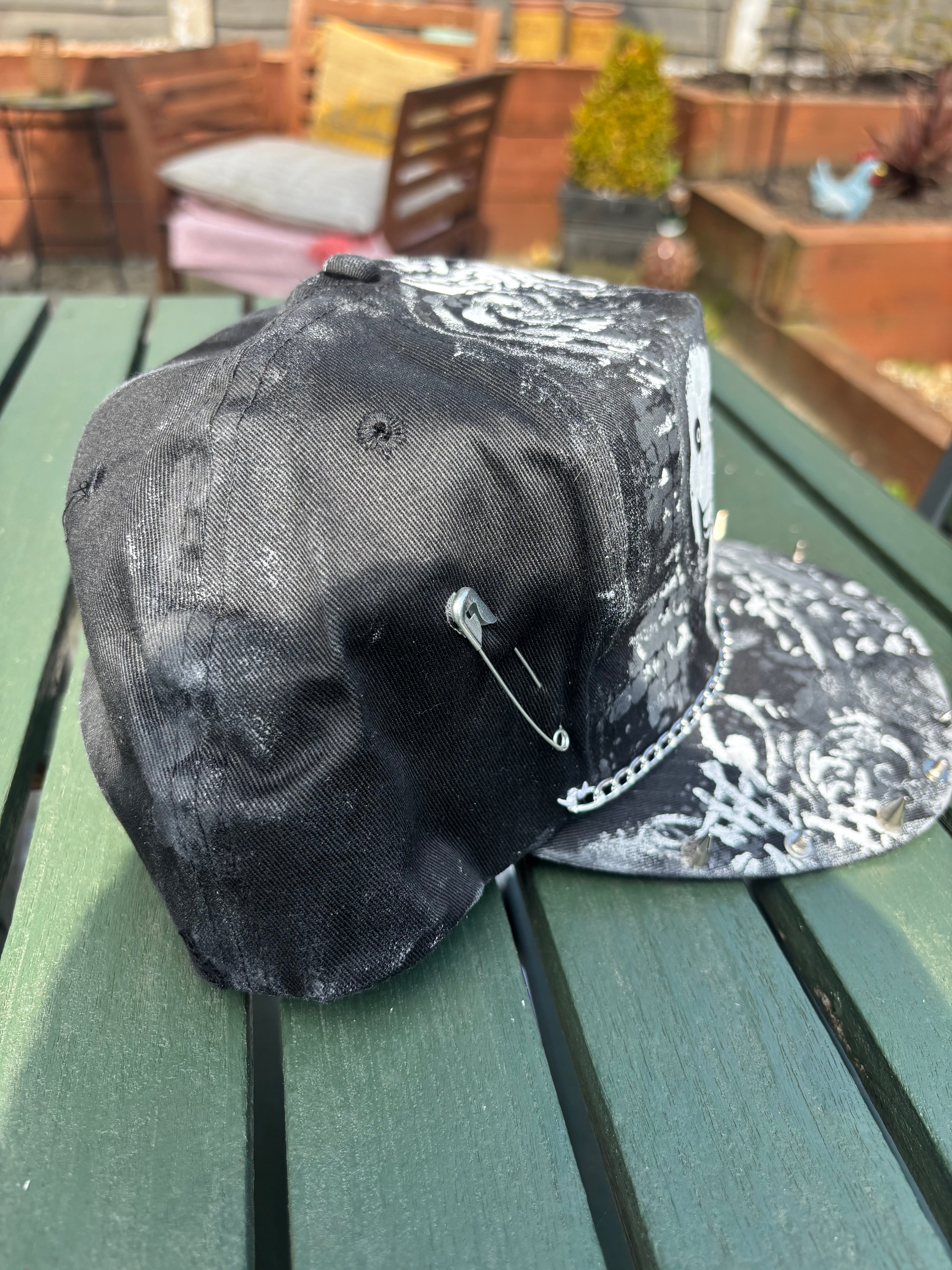 Creepypasta jeffthekiller and Russian sleep experiment hat