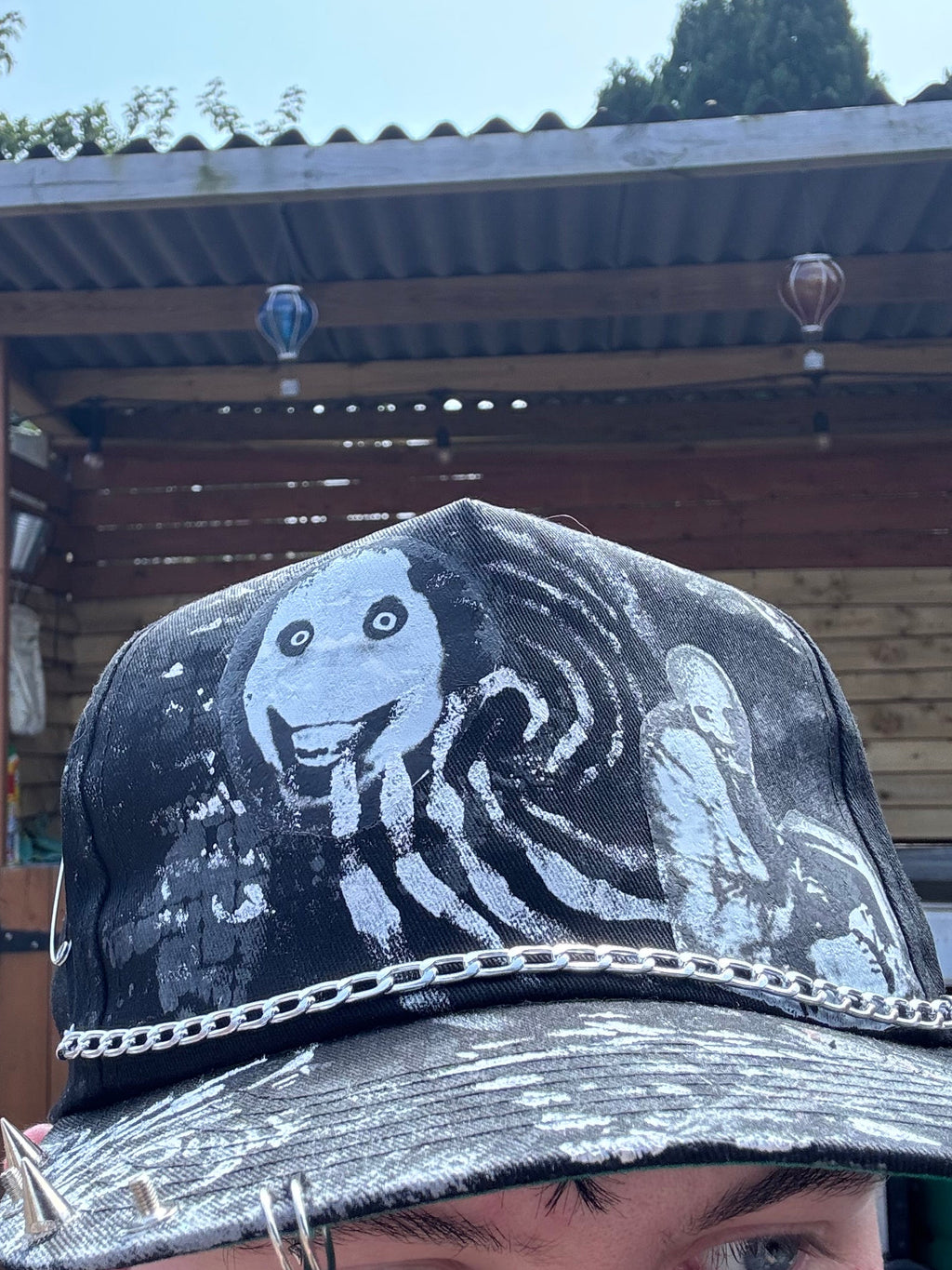 Creepypasta jeffthekiller and Russian sleep experiment hat