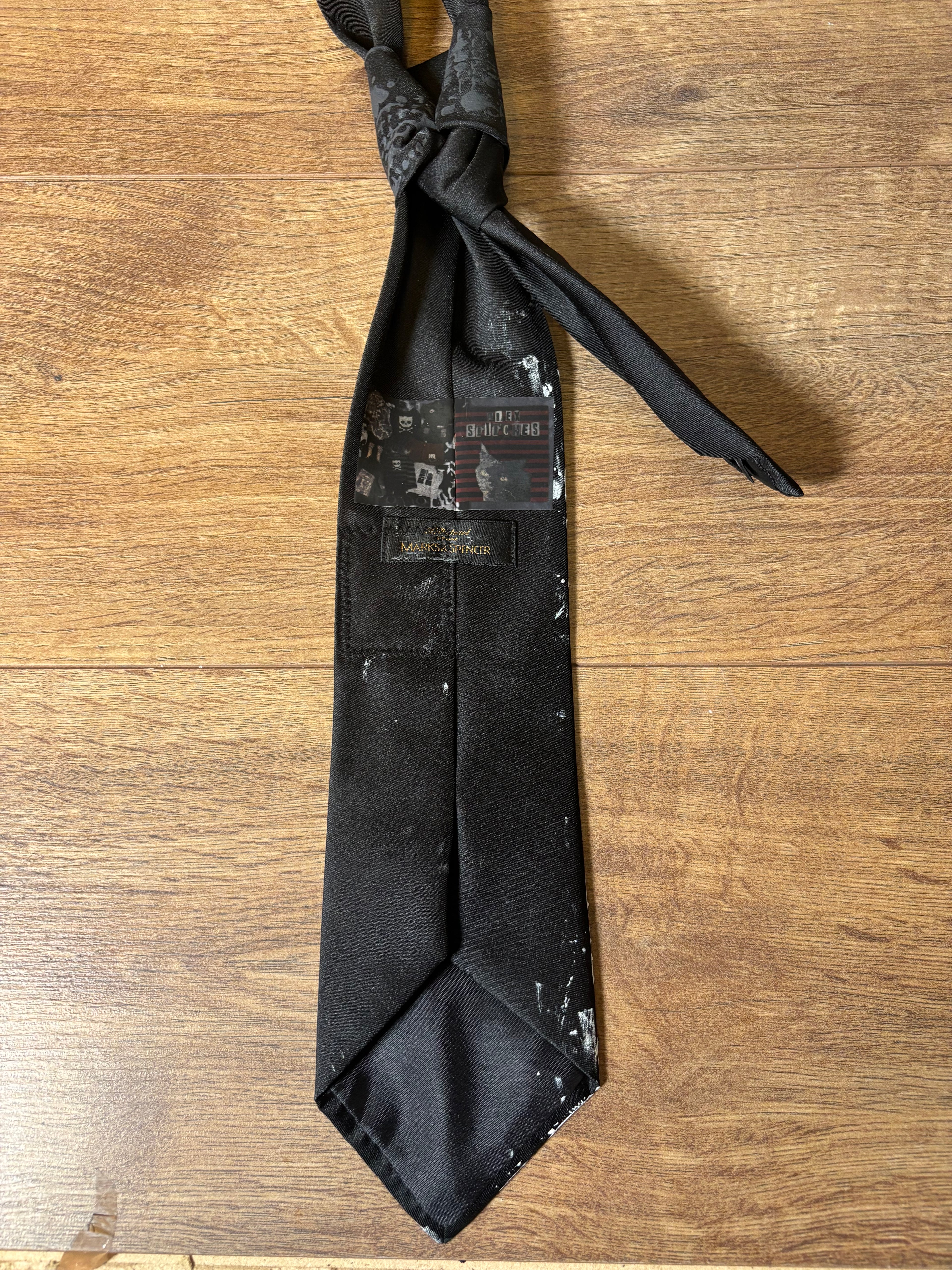 Alternative skull tie