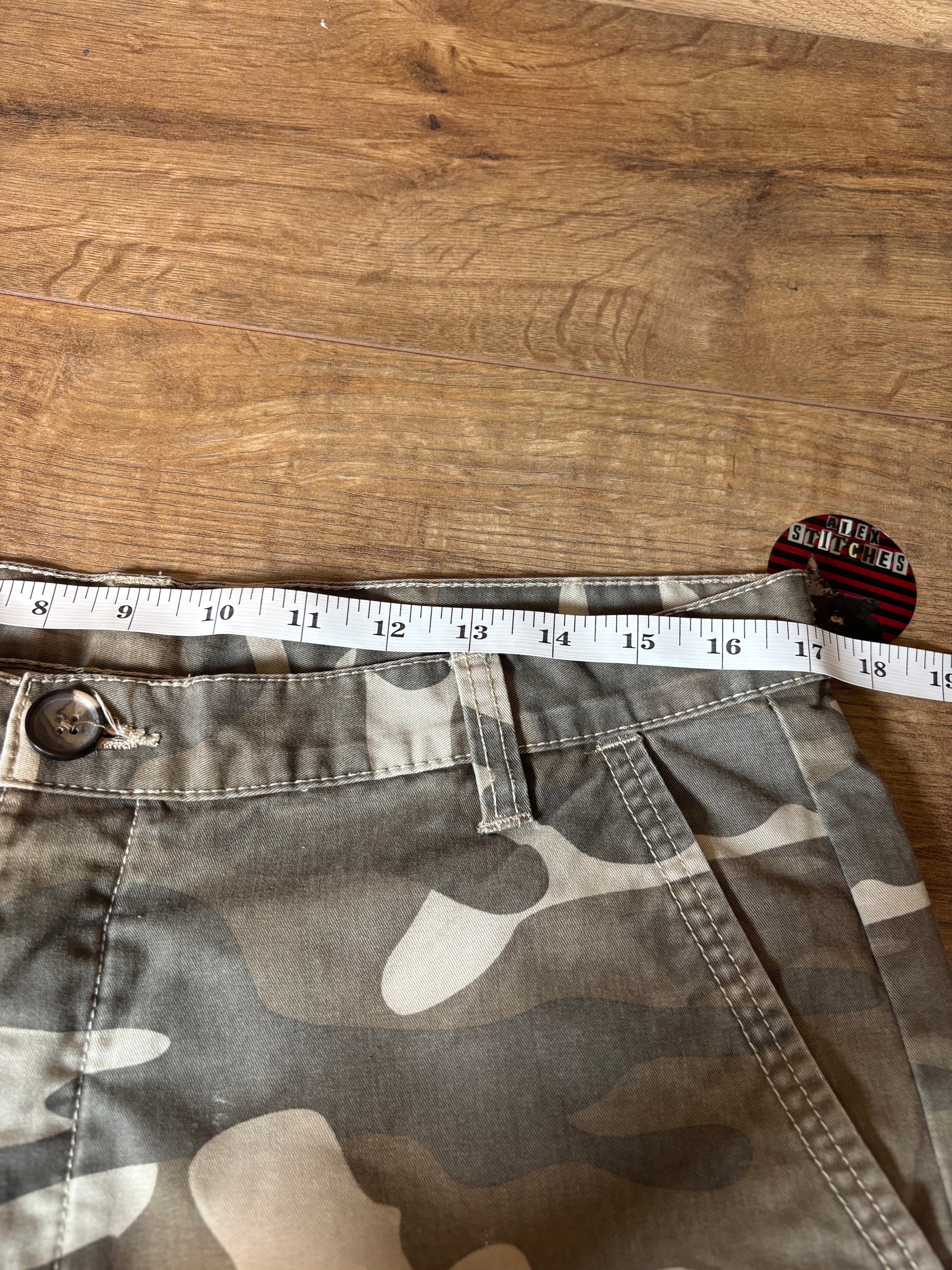 Men’s alternative print shorts
