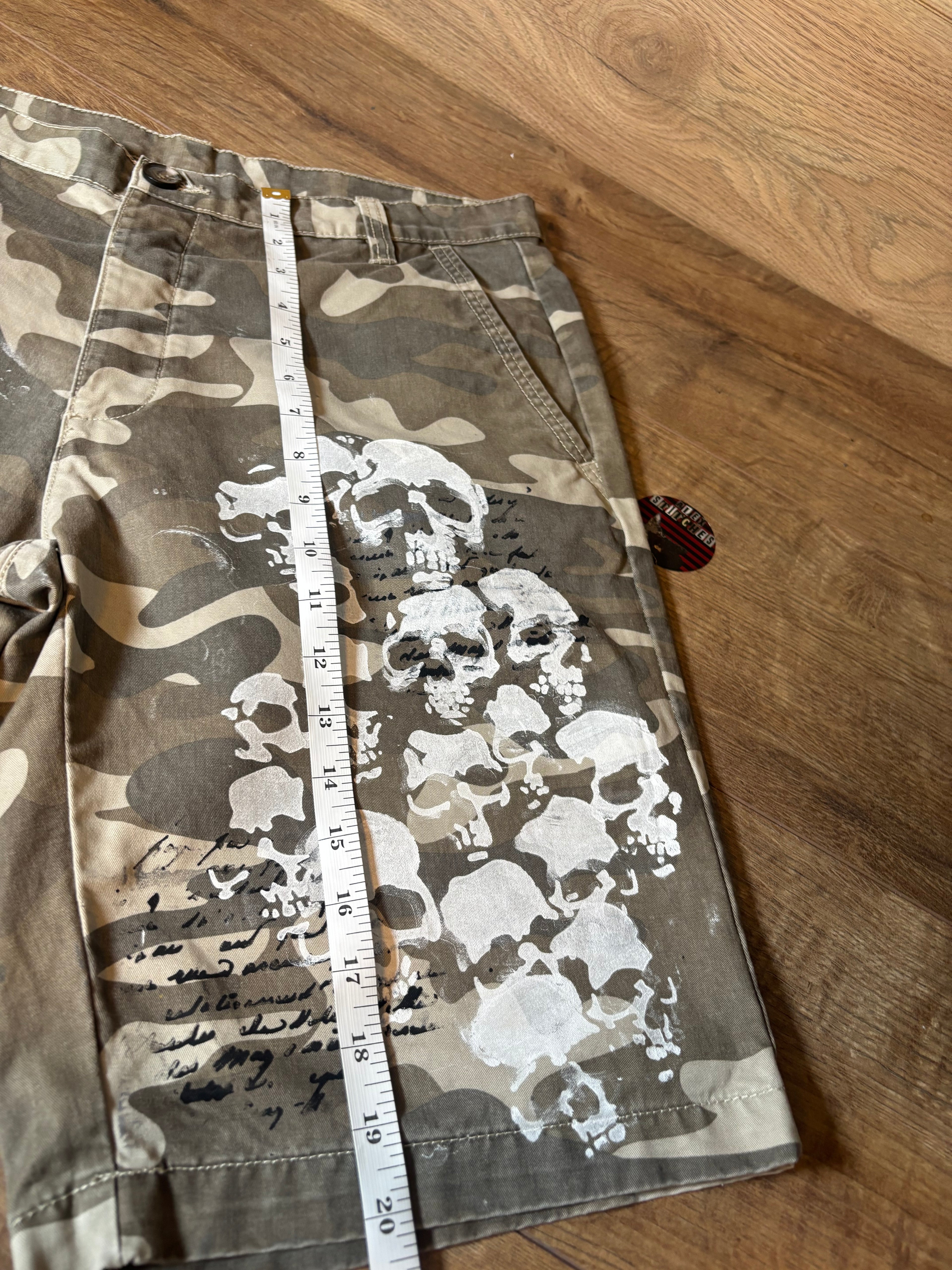 Men’s alternative print shorts
