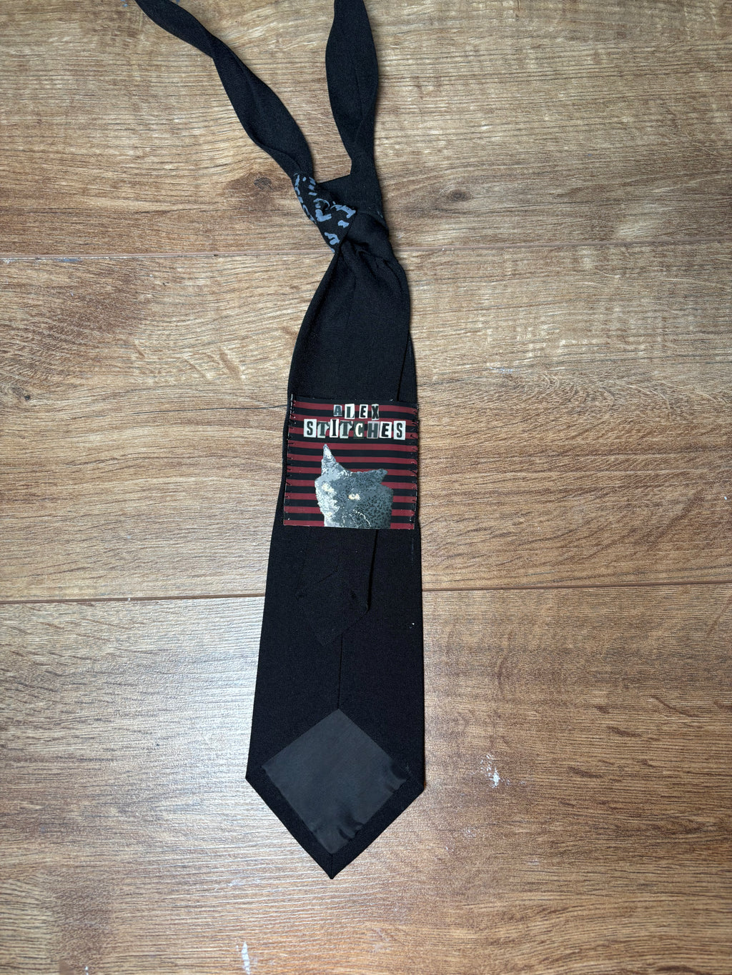 Alternative skull tie